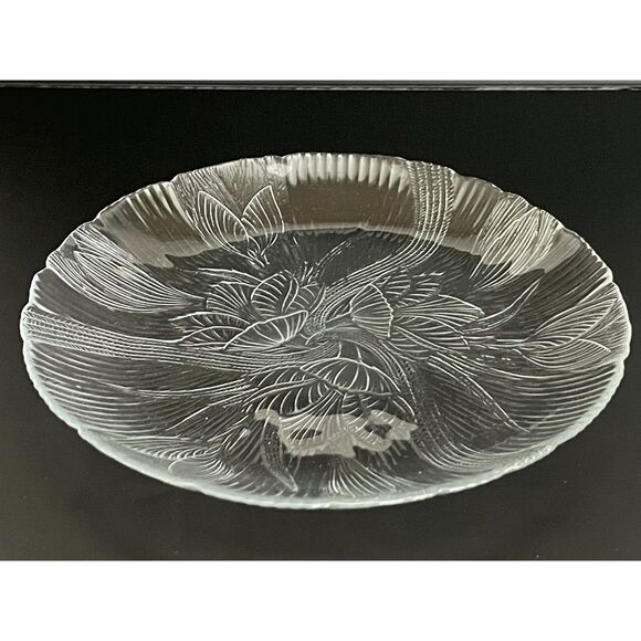 8 Vintage French Arcoroc Canterbury Crocus Clear Glass Embossed Plates 10.5/7.5" - Picture 5 of 8